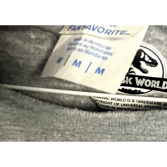 Y2K Jurassic Park Gray T-Shirt Size Medium Unisex Gift - Picture 3 of 4